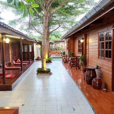 Binlar Guesthouse Ayutthaya Exteriér fotografie