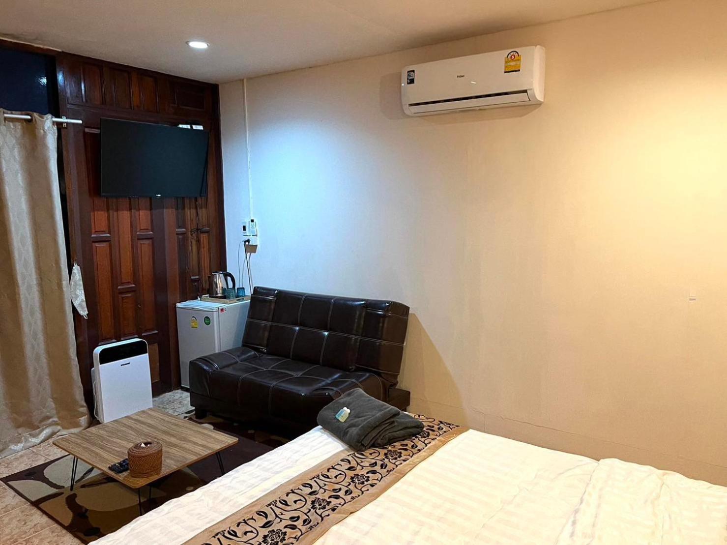 Binlar Guesthouse Ayutthaya Exteriér fotografie